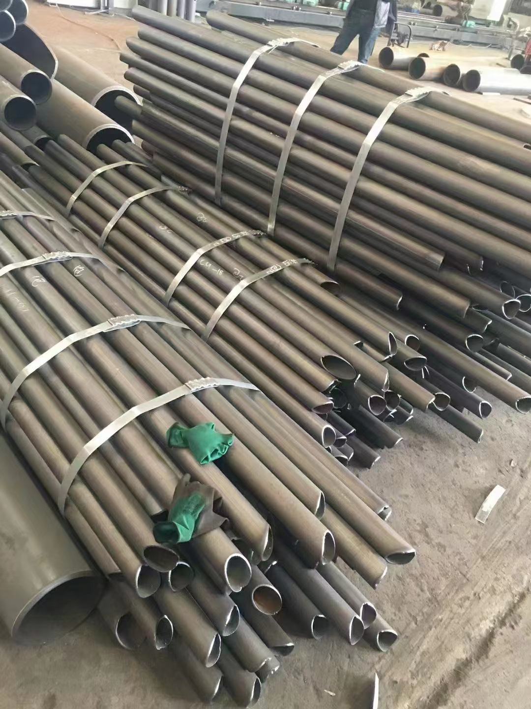 一線(xiàn)在工地，二線(xiàn)在工廠--綠蔭自主加工鋼材